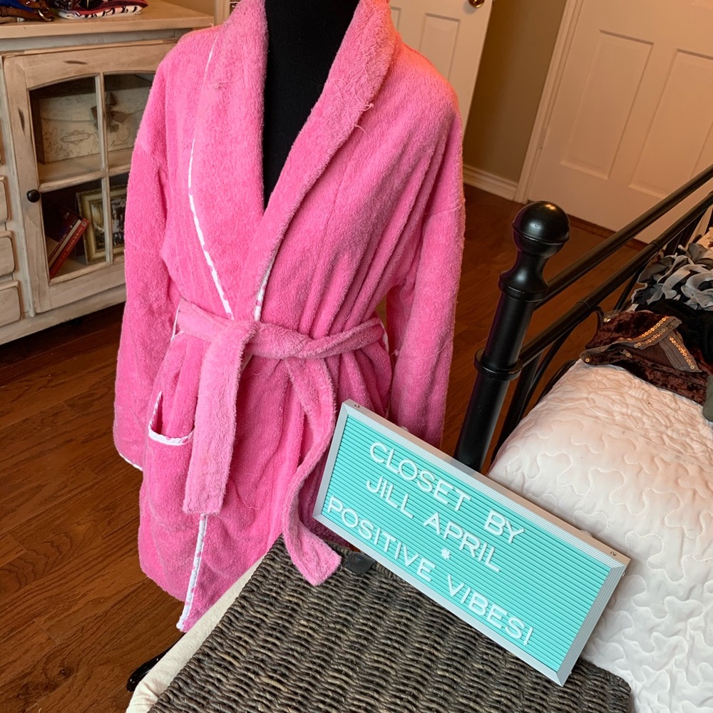 Victoria’s Secret bath robe M/L